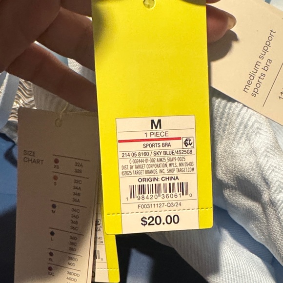 Size Medium Women’s Sky Blue Seamless Bra with molded pads and adjustable straps - Picture 5 of 8